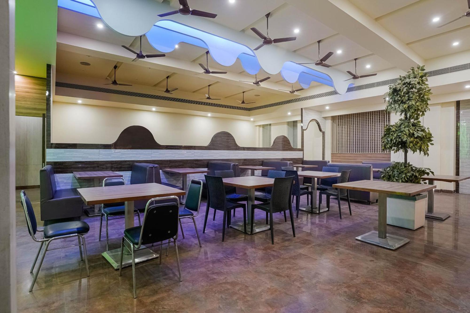 Hotel The Tark Near Igi Airport Delhi 4*